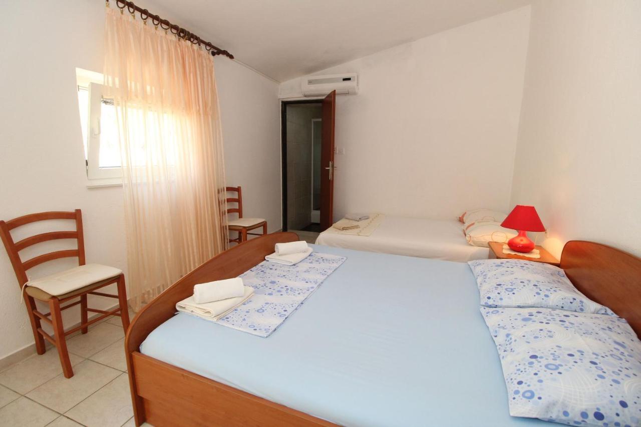Apartment Marija Kolan Bagian luar foto