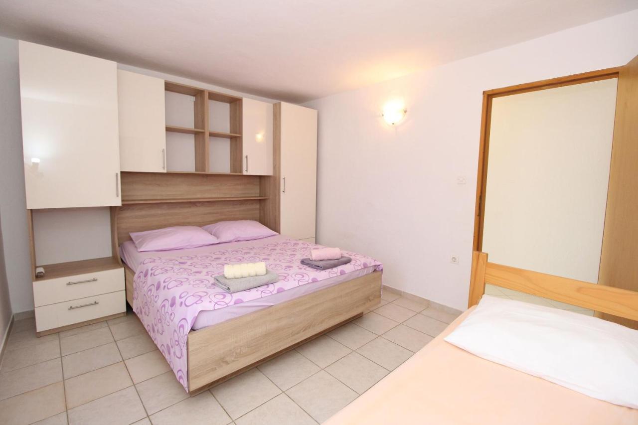 Apartment Marija Kolan Bagian luar foto