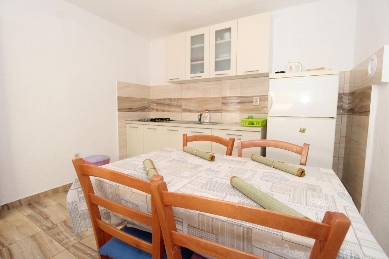 Apartment Marija Kolan Bagian luar foto